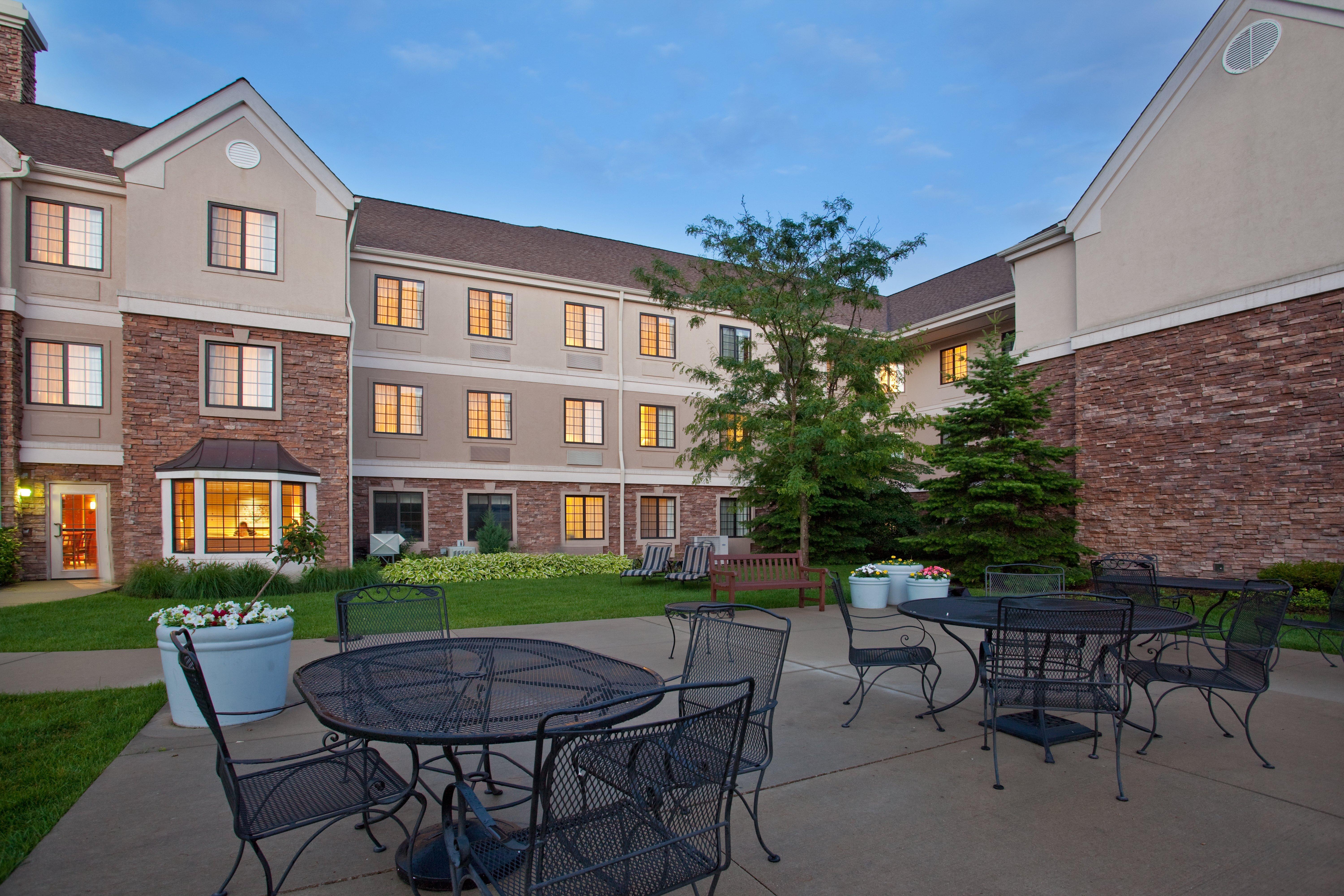 Staybridge Suites Lincolnshire By Ihg Dış mekan fotoğraf